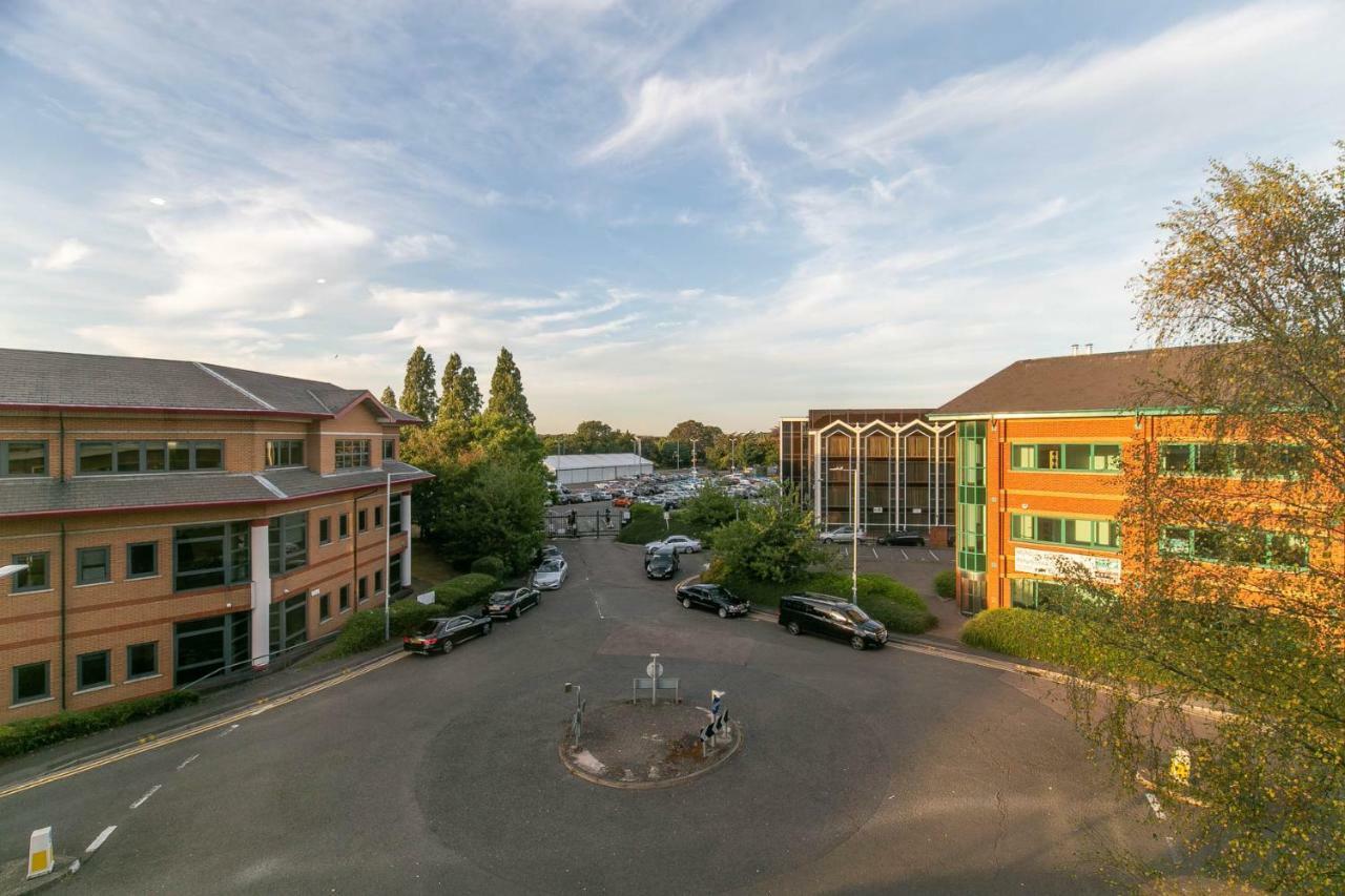Deluxe Apartments By Heathrow Harmondsworth Ngoại thất bức ảnh