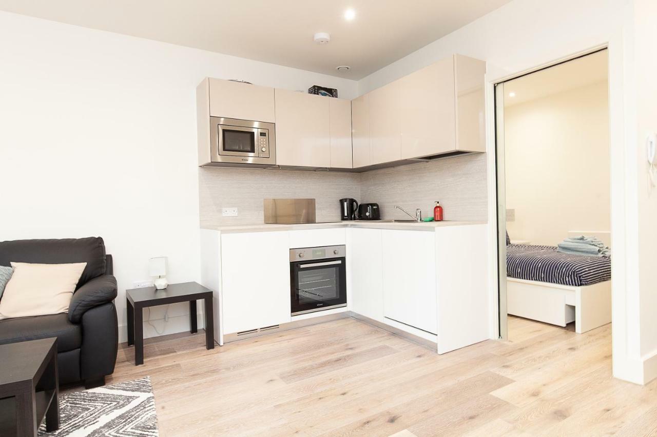 Deluxe Apartments By Heathrow Harmondsworth Ngoại thất bức ảnh