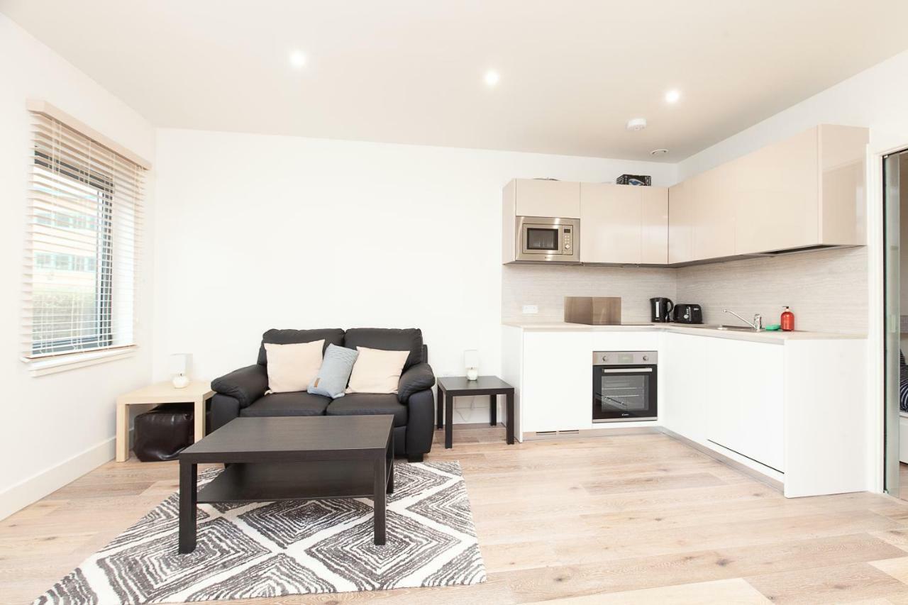 Deluxe Apartments By Heathrow Harmondsworth Ngoại thất bức ảnh