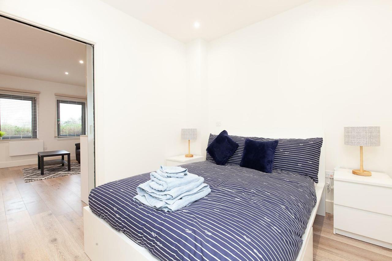 Deluxe Apartments By Heathrow Harmondsworth Ngoại thất bức ảnh
